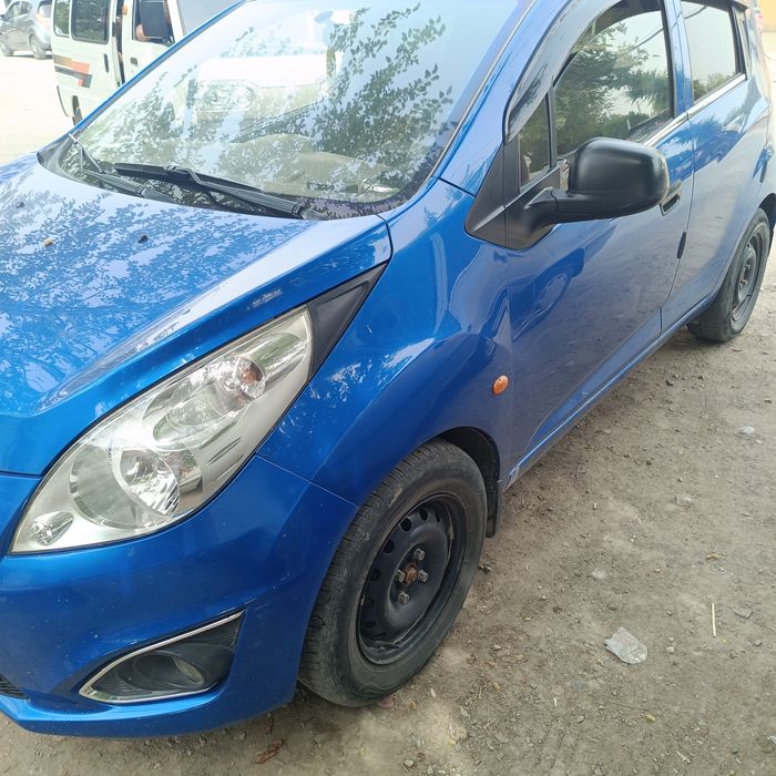 Спарк 2010 йил зур машин узимники