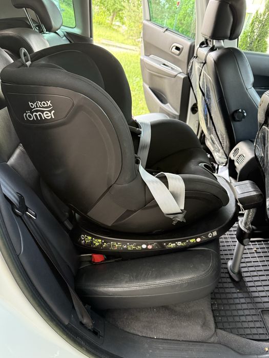 Britax Roumer Dualfix R столче за кола