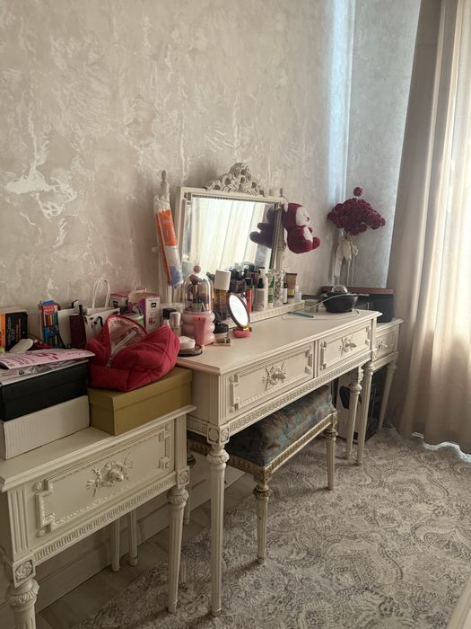 продается спальный гарнитур