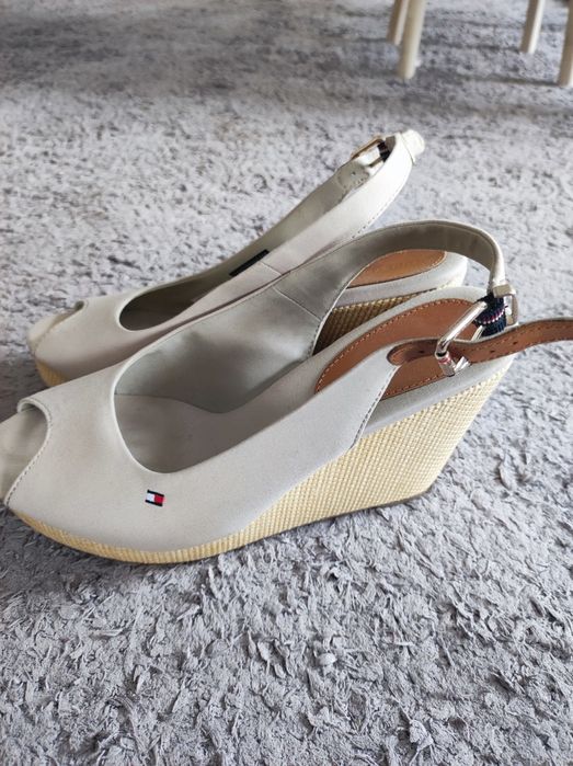 Туфли Tommy Hilfiger Iconic Elba Босоножки на танкетке