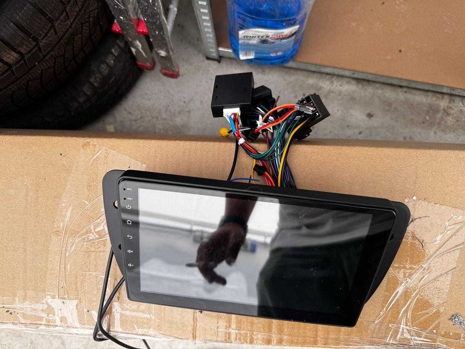 Navigație Dedicată Android 4 GB RAM Seat Ibiza IV (2008-2015) + Canbus Comenzi Volan