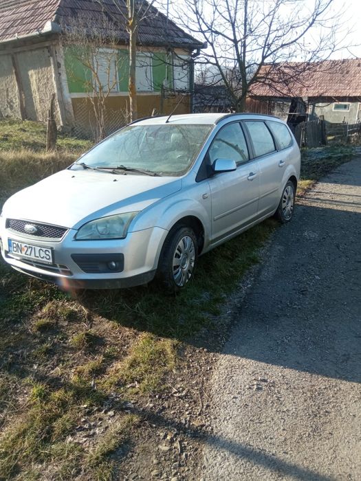 Vând Ford focus.