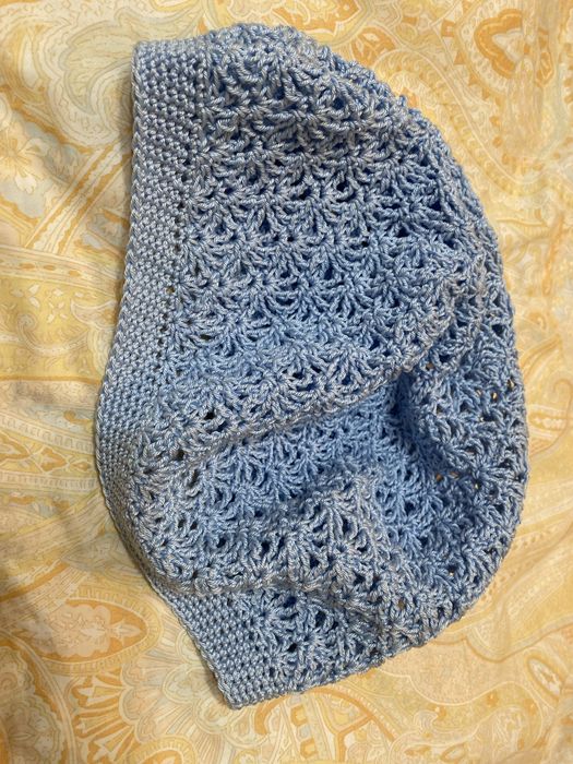 Берет вязаный (шапочка)