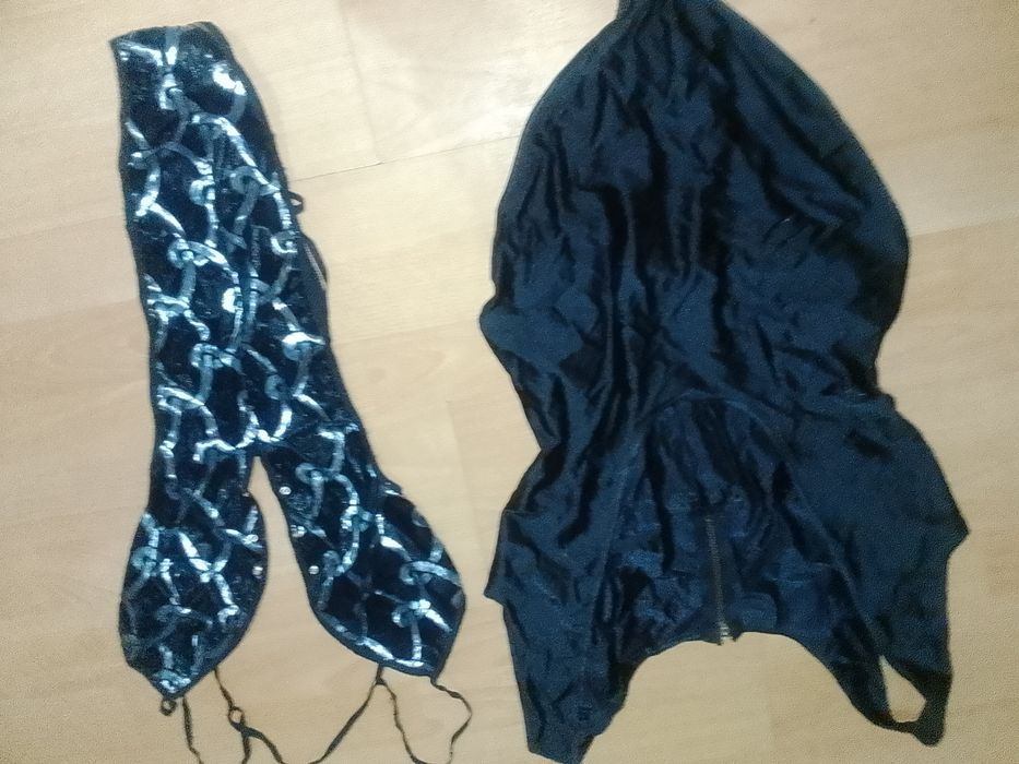 Costume noi de baie cu spatele gol