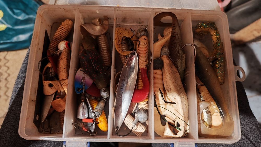 Продам рыболовные снасти.