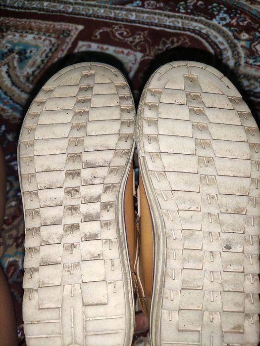 Продам детскую обувь.