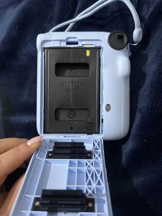 Instax 12 mini фотоопарат