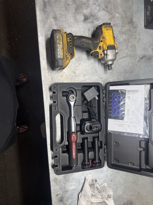 DCF892 Dewalt Оригинал
