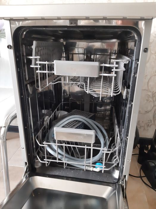 Продам посудомоечную машину