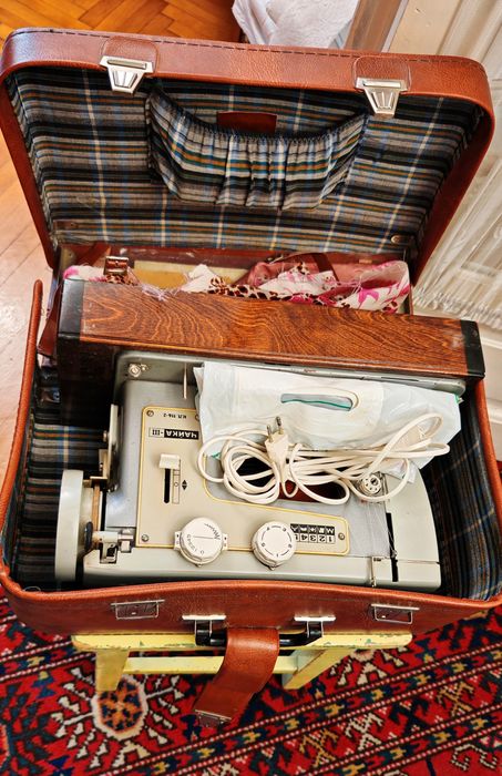 Mașina de cusut Chaika-III