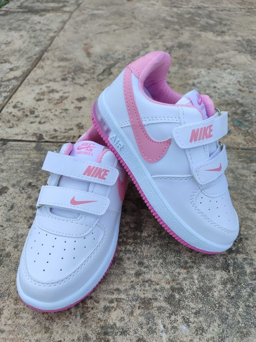 Детски светещи маратонки NIKE 26-36 номер