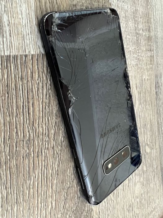 Samsung galaxy s10e 6/128 ekrani singan