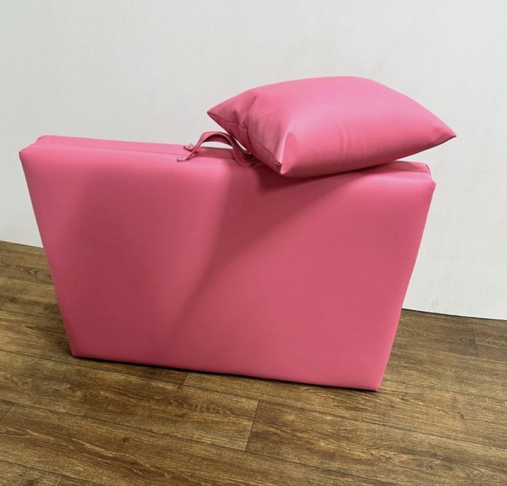 Продам кушетку для мастера