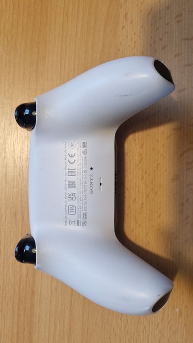 Продавам джойстик за PlayStation 5