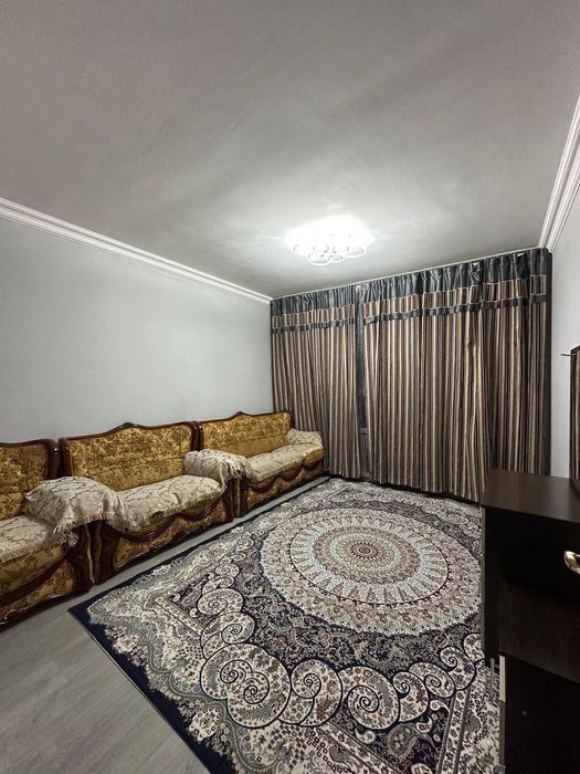 Диван для зала .