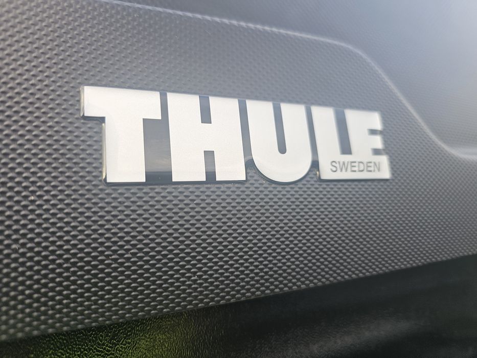 Thule roof box 480l  ( cutie de portbagaj )