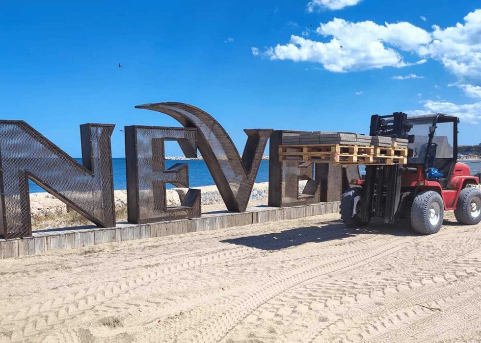 Inchiriez Motostivuitor Diesel 2T - 27T. Inchirieri Stivuitoare CT.