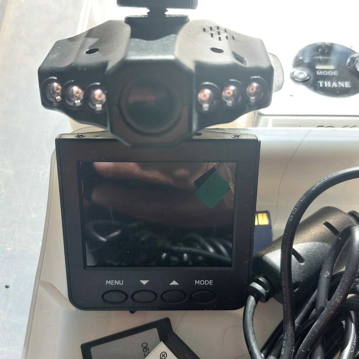 Cameră auto SELECT nouă și bonus cameră Thane