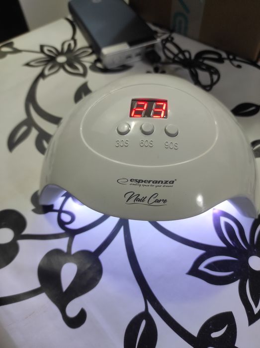 Chit de unghii cu lampa uv