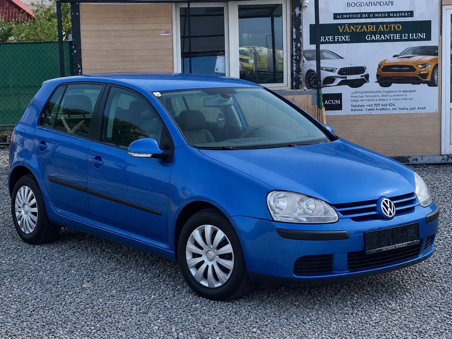 VOLKSWAGEN Golf