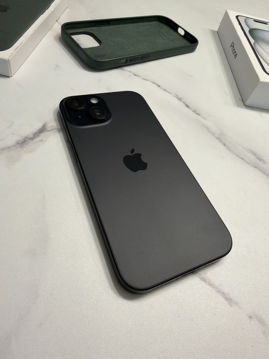 iPhone 15 128GB negru cu 2 huse