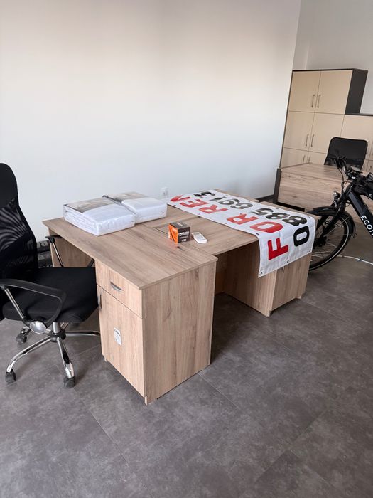 Нови офис бюра за офис или стая