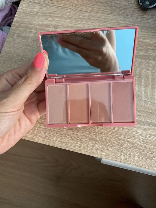 Палитра на контуриране на bellapierre