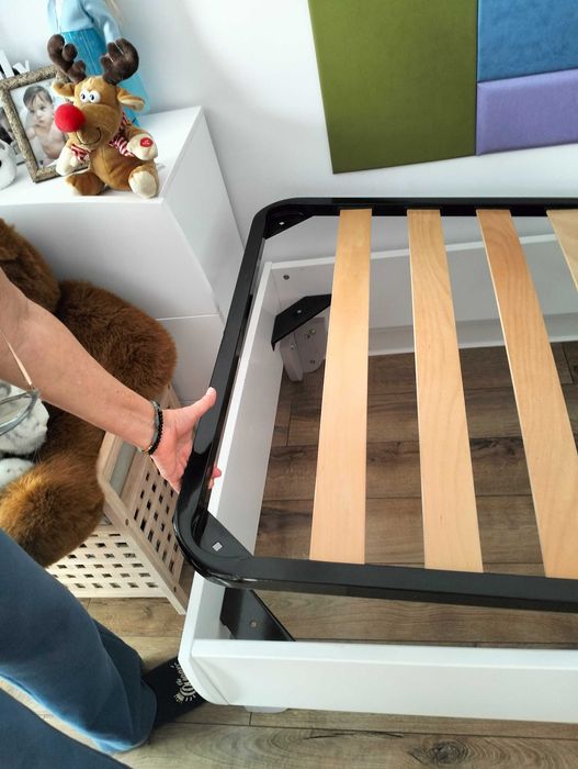 Pat 90x200 de vânzare,cu saltea premium