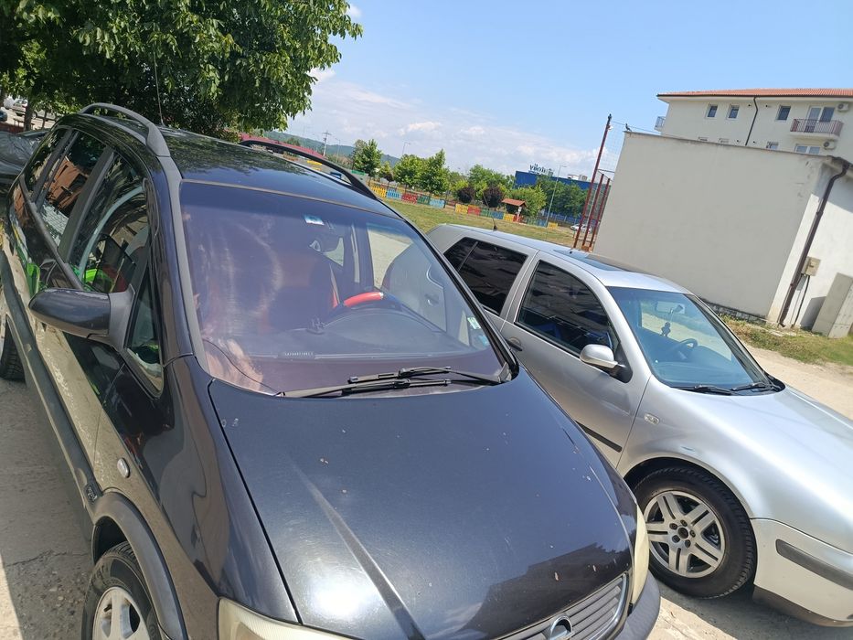Opel Zafira motor 2.0. 2001