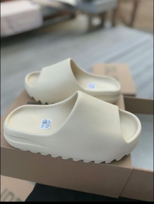 Adidas Yeezy Slides Bone