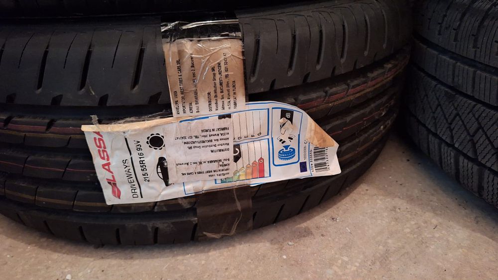 Lassa Driveways vara 215 55 16, noua