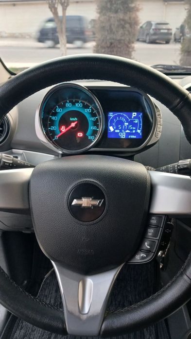 Spark 1.25 sotiladi. 2021-yil. Avtomat.