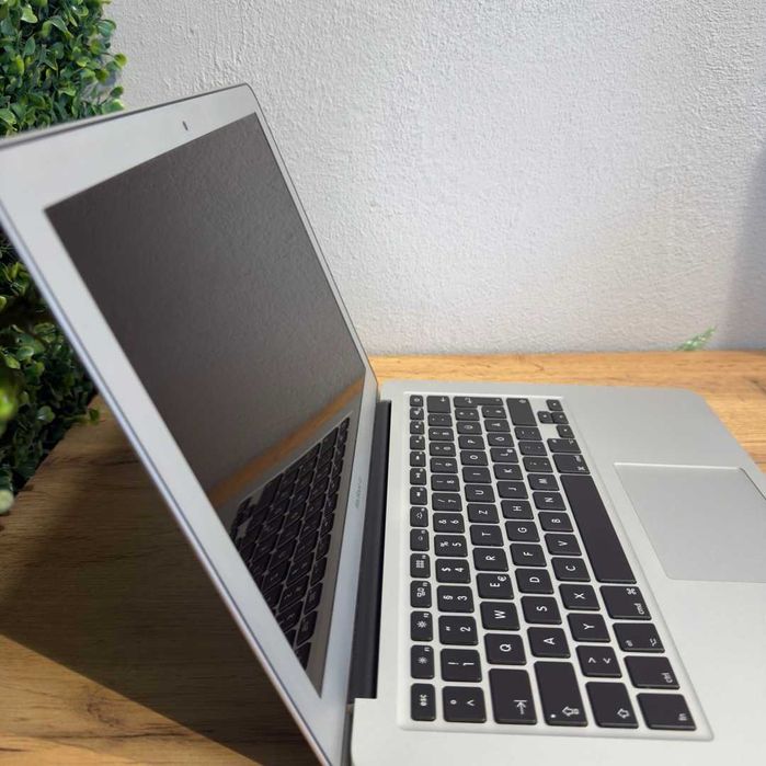 MacBook Air 13 2017 i5 SSD 500GB RAM 8GB Silver - GARANTIE 12 LUNI | TrueGSM