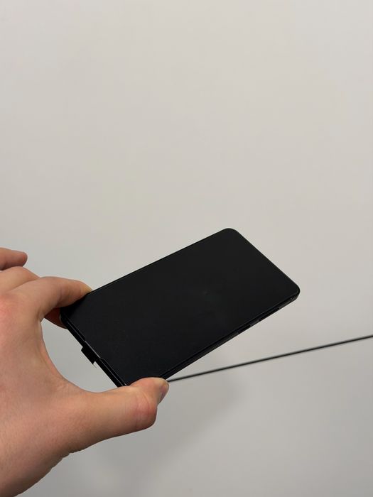 Продавам нов Samsung S25 EDGE