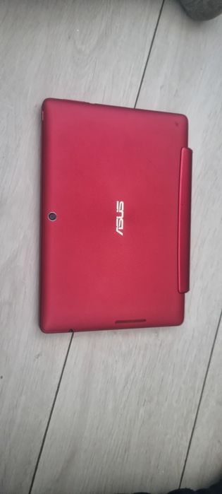 Tableta Asus cu tastatura