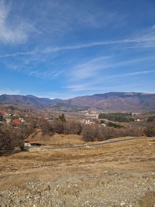Vand teren intravilan - Nucsoara