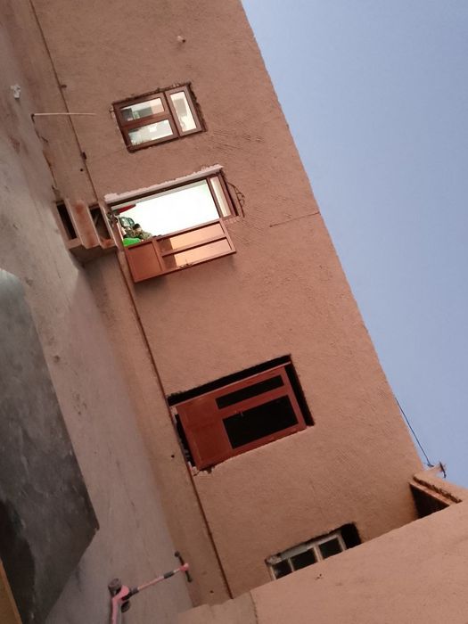 Ховли 9 сотих янги сув газ свет бор атрофи уралган