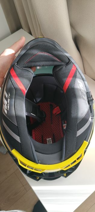 Мото каска Mt размер XL