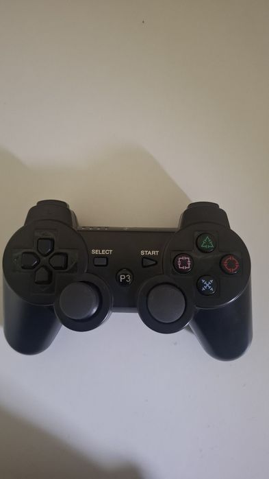 Vând un controller pentru Playstation 3 Controller PS3 model