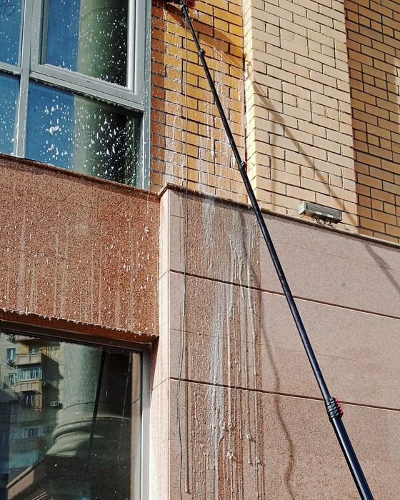 Oyna yuvish fasad moyka bruschatka yuvish