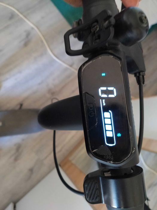 Vând trotineta Electrica Ninebot Kikescooter e2