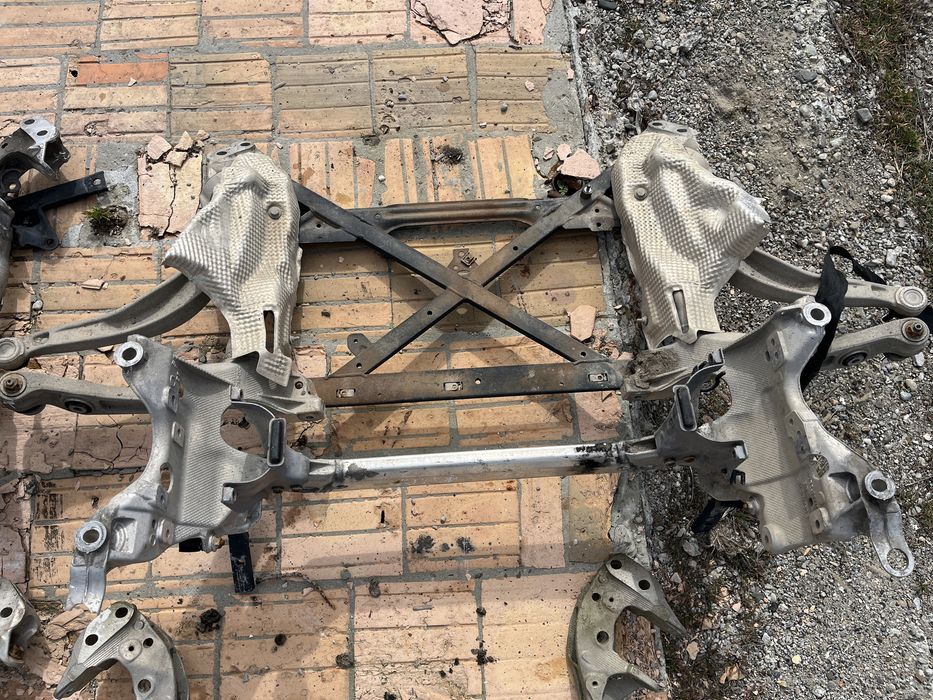 Jug / Cadru motor / Punte fata Audi A4 B8 B8.5 A5 8T Q5 8R