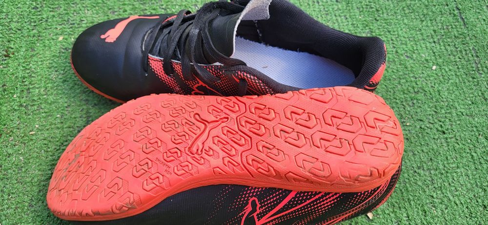 Adidasi Puma,marimea 35