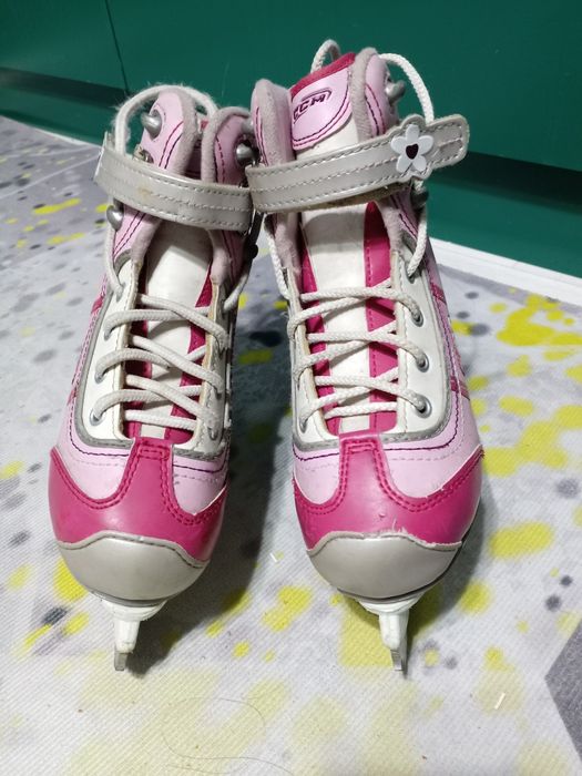 Продам коньки для девочек размер 32