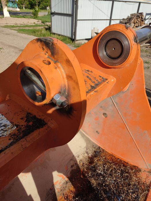 Расточка проушин спецтехники