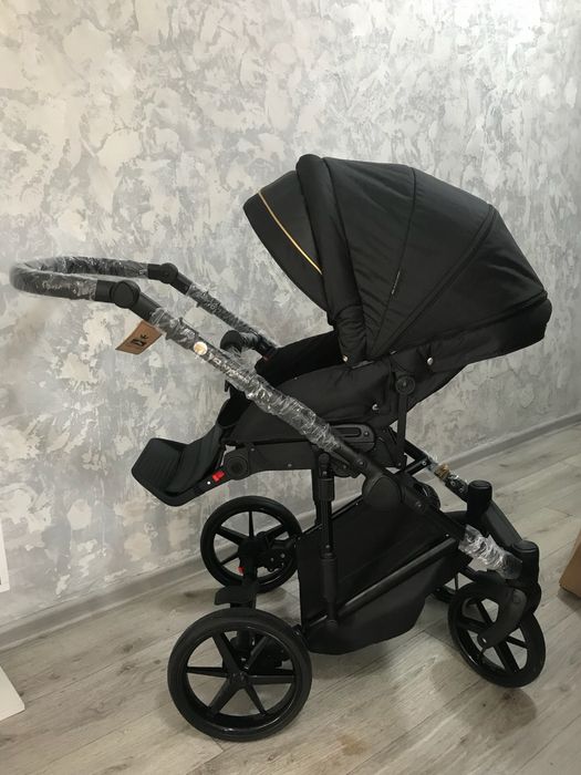 Продам коляску Adamex