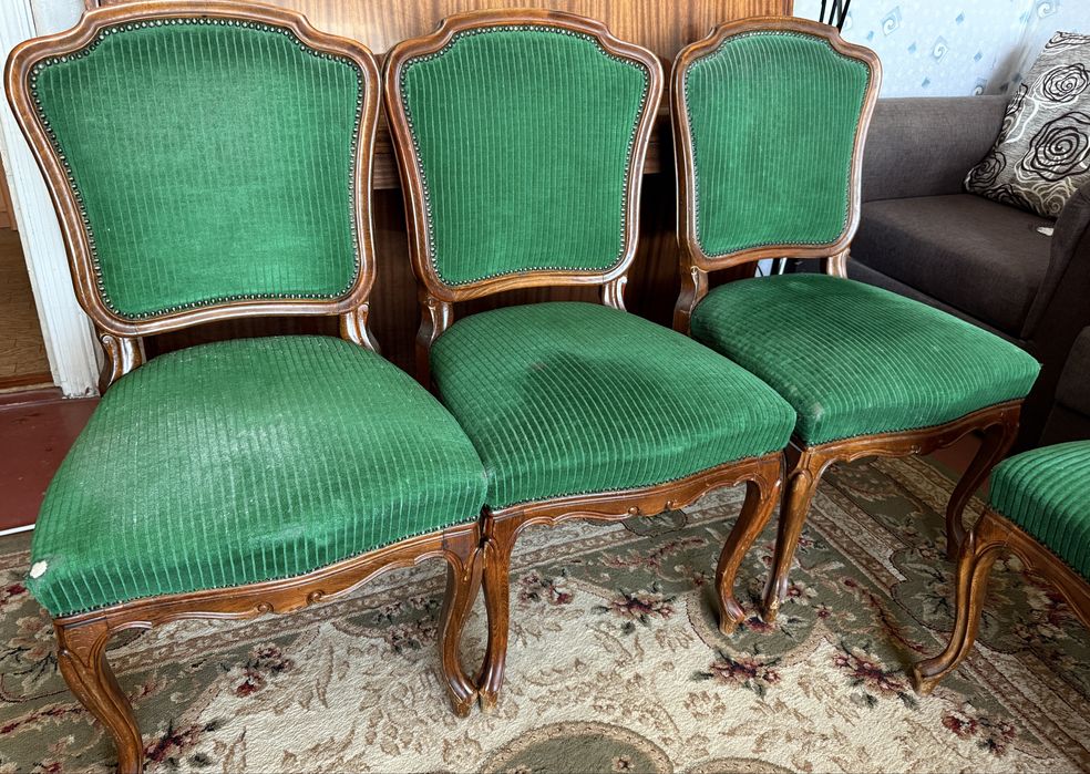 Винтажные стулья в французском стиле