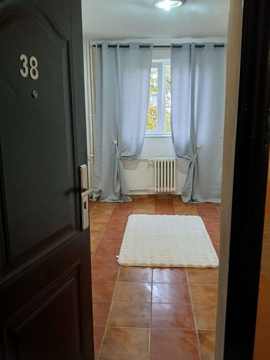 Proprietar vand camera de camin et3 in spate la Jumbo