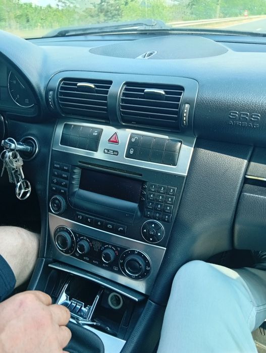 Vind mașină Mercedes