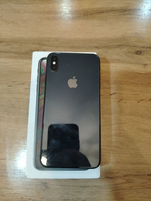 IPhone xs max 64 q